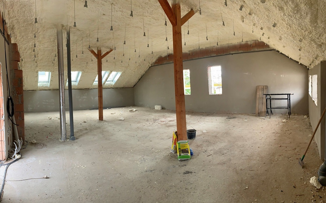 Isolierung und W&auml;rmed&auml;mmung eines Mehrfamilienhauses